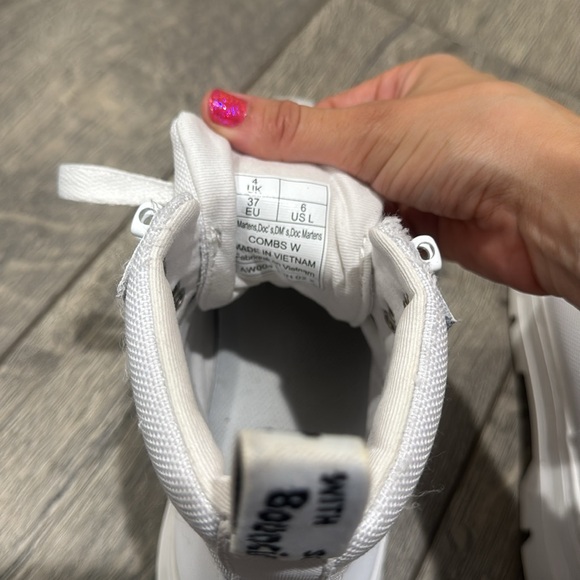 • Dr. Martens • Women’s COMBS WOMEN'S POLY CASUAL BOOTS White on White US 6 - Picture 6 of 7